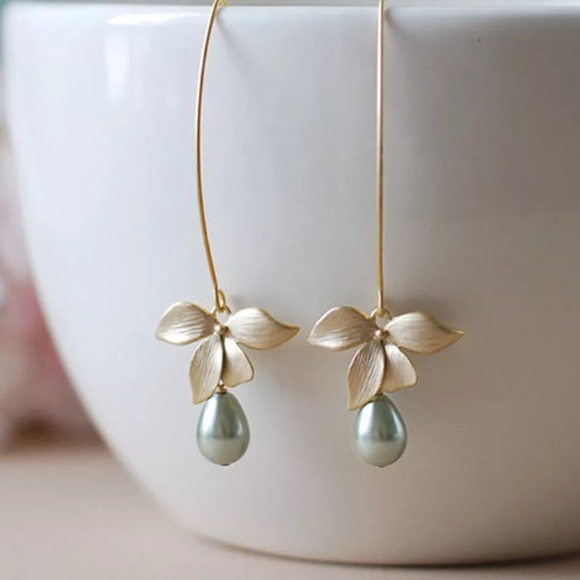 Jewelry - Gold and Pearl Ear Rings